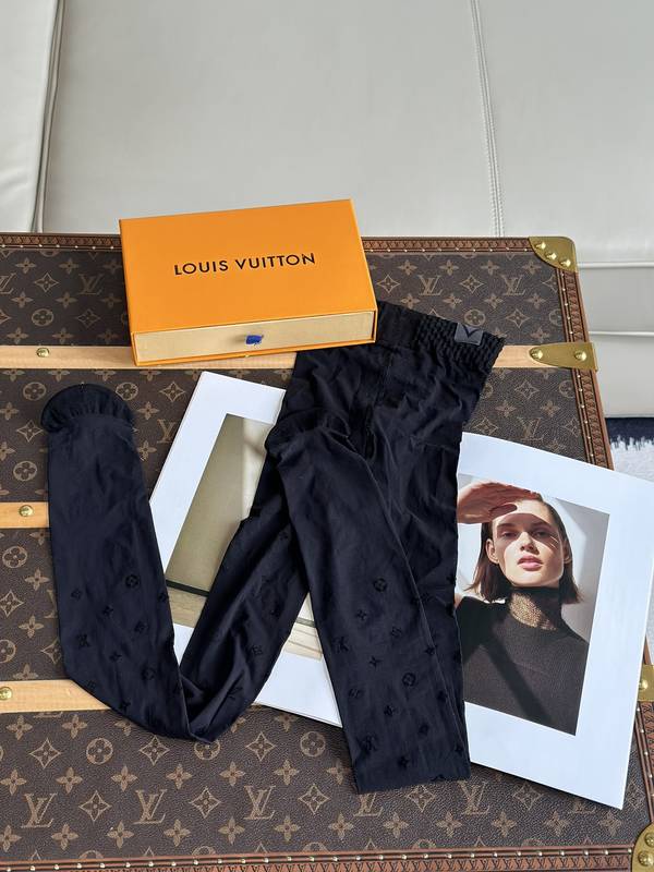 Louis Vuitton Socks LVO00012